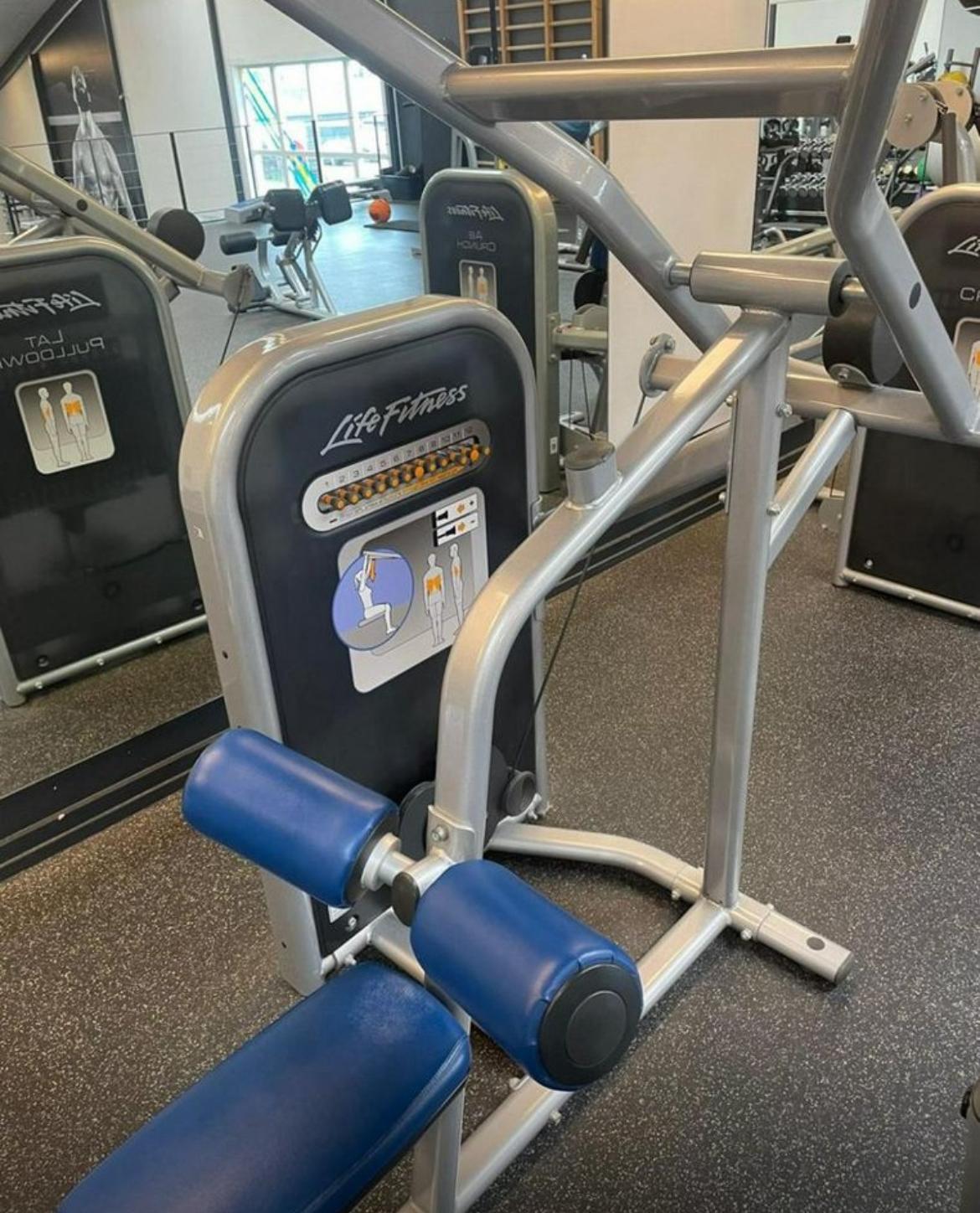 PACKAGE 2 – LIFE FITNESS CIRCLE GYM SET